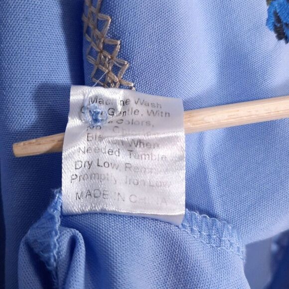 Women's Floral Embroidered Tunic Top Size Small Pleated CottageCore Blue - Picture 13 of 16